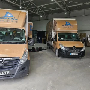 Naši kamioni spremni za transport